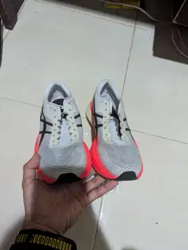 Sepatu ASICS Metaspeed Edge Running