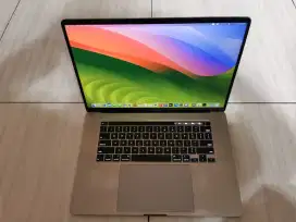 MacBook pro 16 inch 2019 touchbar dual VGA i7/16/512 mulus