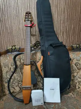 Gitar masih mulus dan ampli