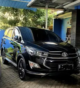 Innova Venturer 2.0 2020 Hitam Metalik