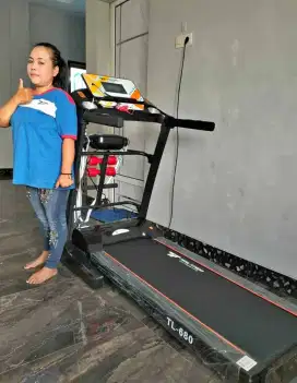 TREADMILL BESAR AUTOINCLINE TL 680 ALAT FITNESS TOTAL GYM