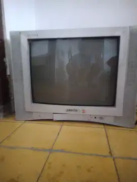 Barang antik tv jadul.24'' merek plasma layar datar