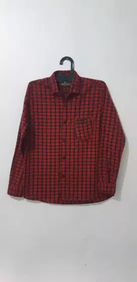 KEMEJA FLANEL/KOTAK-KOTAK RIPCURL MERAH SIZE M