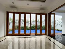 Rumah Baru Pondok Indah dengan Kolam Renang
