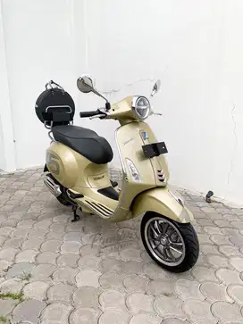 Vespa Primavera Limited 75th Anniversary LOW KM