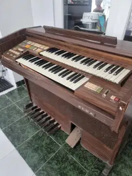 Organ jadul merk Elka