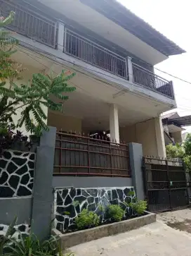 Disewakan rumah strategis di Bantarjati. Jln utama.