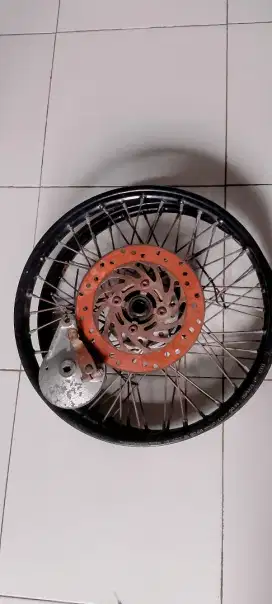 Pelek jari-jari motor Revo fit