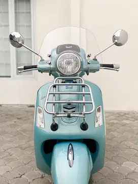 LOW ODO Vespa GTS 300 Limited 70th Anniversary