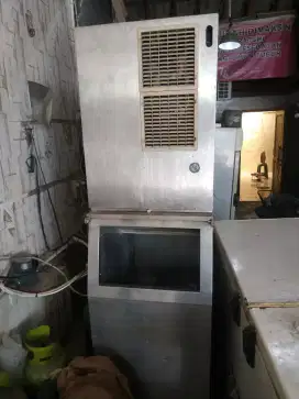 Mesin pencetak es batu kristal