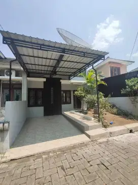 rumah bagus cluster siap huni fasilitas satpam di solobaru