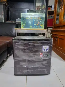 MINIBAR TOSHIBA MULUS 90% 950 SAMA ANTAR