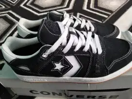 DIJUAL SEPATU CONVERSE BARU