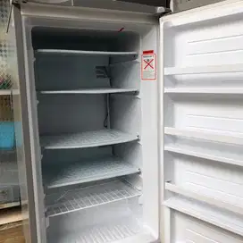 Freezer Kulkas asi 4 Rak AQUA AQFS4
