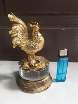 Dekorasi Hiasan Pajangan Ayam Jago Gold