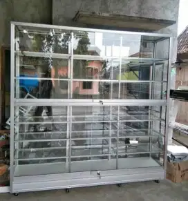 Etalase kaca murah