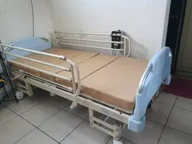 Ranjang Pasien bekas Arjohuntle elektrik 3 crankigh,