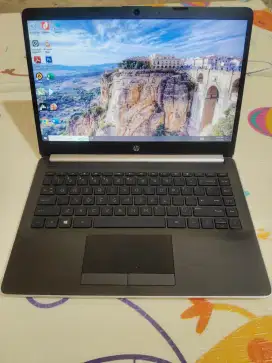 Laptop hp 14 Amd A9 Ram 8 Gb, SSD 256Gb , bergaransi