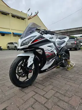 Kawasaki Ninja 250 FI Putih 2023