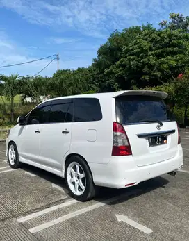 INNOVA 2KD V MATIC DIESEL SUPER WHITE LOW KM TANGAN 1 !