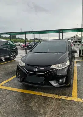 HONDA JAZZ RS 2017 GK5 CVT AT / HITAM LOW KM 40.000 RECORD/ CASH MURAH