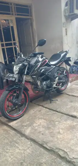 Dijual Honda CB150R LED 6 speed