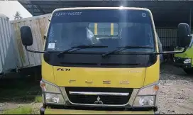 Truk engkel chasis pendek FE71