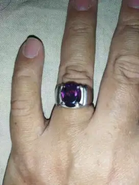 Cincin baru kecubung