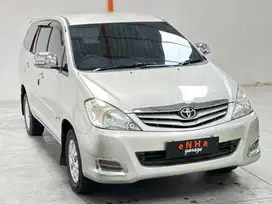 Dp 22jt.. Toyota Kijang INNOVA G 2.0 M/T 2011.. eNHa garage Semarang..