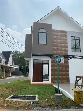 DIJUAL RUMAH 2LANTAI+KOLAM RENANG DI VICTORIA SENTUL CITY SSR657 A26