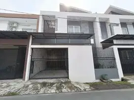 Rumah 2 Lantai Full Furnish Dekat Kampus ATMI dan UMS