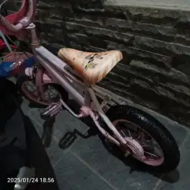 Sepeda anak ukuran 12