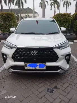 Toyota Veloz putih 2023