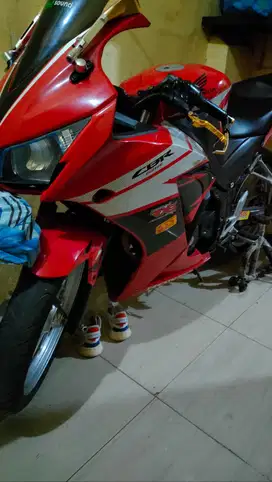 Dijual CBR 150 R Jarang dipakai Kondisi sehat