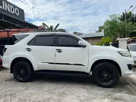 Fortuner VNT Automatic diesel 2013 kondisi istimewa