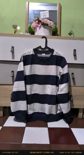 Crewneck Salur Urban Life Style GIORDANO Original