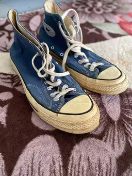 Dijual sepatu CONVERSE BIRU