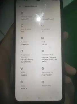 Hp realme c21 ram 3/32GB minus retak di foto ada kesing adanya