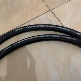 Ban luar vittoria zaffiro pro slick 700x25c LIKE NEW(SEPASANG)