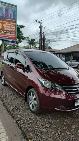 Honda Freed PSD 2009 AT bening