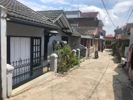 Di sewa kan rumah komp.Bina karya Cimekar cileunyi