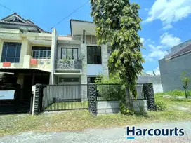 Rumah minimalis 2 lantai siap huni di Solo Baru