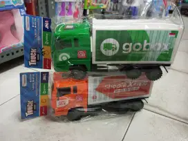 Mainan anak truk box tanggung