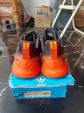 Sepatu Adidas ZX