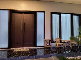 Jual Cepat Rumah Mewah 2 Lt di Taman Palem Lestari Jakarta Barat