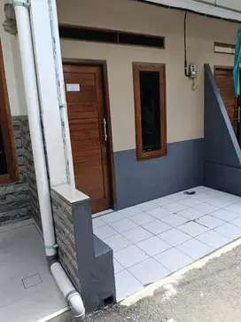 Dikontrakkan 2 Rumah Rapih