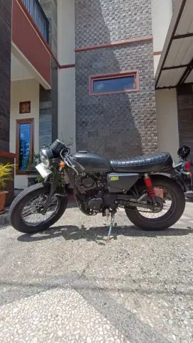 KAWASAKI W175TR TAHUN 2023