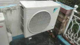 Jual AC merk DAIKIN'  cap. 12.000 btu