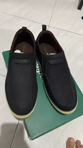 Sepatu Crocodile