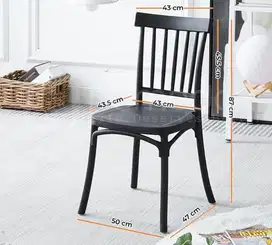 Kursi Plastik Hitam